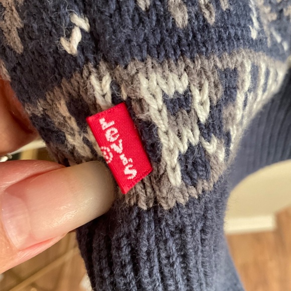 Levi's Blue Crewneck Sweater with Nordic Pattern - Picture 3 of 10